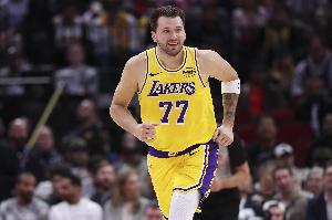 MVP模式！东契奇近9战场均40分8.4板7.4助2.6断 三分命中率40%