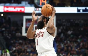 哈登本赛季第2次单场轰进7+三分 上一次效力于快船&狂砍55分