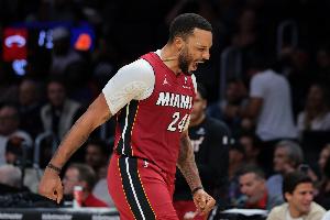 鲍威尔谈替补出战：这不算新鲜事 无论什么角色我都会帮球队赢球