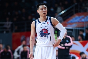 15分10板11助！高诗岩：生涯第8次三双 一切离不开团队