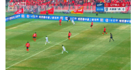 津门虎错失良机！谢蒂内灵性分球，王秋明无人防守打门离谱偏出