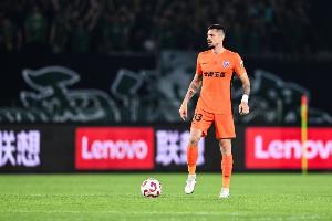 山东泰山本场6次射门0射正，是云南玉昆首次中超让对手全场0射正