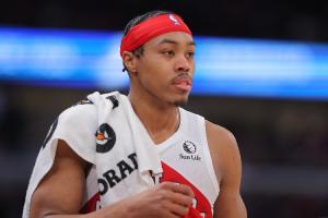 外线没谱！斯科蒂·巴恩斯18中7拿到15分8板8助 三分6中1