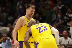 魔术师：东契奇是NBA中最难防球员&是MVP前三 詹姆斯同样神乎其神