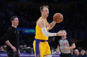 雷迪克：在肯纳德接球出手的那一刻 我们就知道球会进了