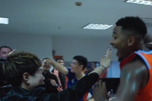 爆冷击败北京！福建更衣室赛后嗨爆了 老板娘承诺三倍奖金