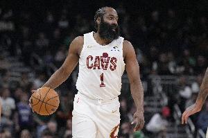 哈登谈逆转：我一直在重复这句话 能不能赢球防守才是决定性因素