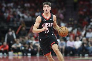 解说：近期伊森的三分命中率惨不忍睹 是该多用用谢泼德了