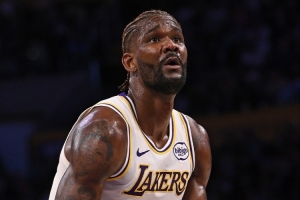 湖记：艾顿不应该故意罚丢 湖人还有两个暂停&其他人也都很困惑