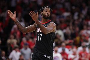 仍然没篮子！伊森半场4投0中仅得2分5板1助1盖帽