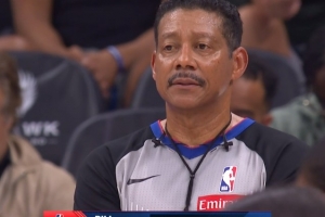 知名出柜裁判比尔·肯尼迪回归 此前遭右腿受伤被轮椅推出场