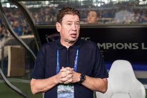 斯卢茨基：相信马镇之前集训时留下不错印象，入选国足也是情理中