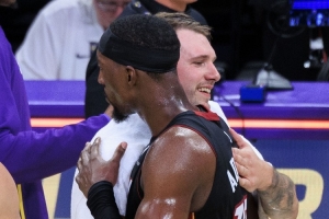 媒体人：自从热巴83分后 对位球星有意无意在他头上开启得分模式