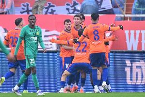 媒体人：泰山新助教莫雷洛对失利负大部分责任，他根本帮不上韩鹏