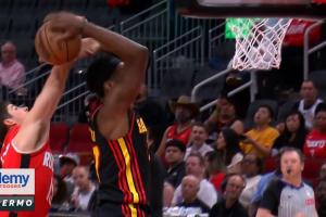 这么积极？换下！谢泼德追身大帽奥孔武 回头速射三分打停老鹰