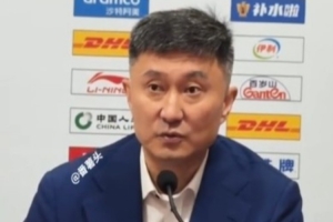 杜锋：赢一场球后又没有防守 整场比赛都没能量 一味地在外线投篮