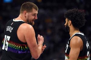 本赛季仅三位球员场均25分+7助：约基奇&穆雷+东契奇