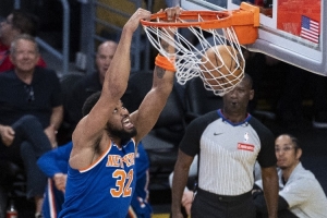 唐斯：我本想请假陪伴生病的父亲 但他坚持让我出战