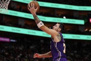 东契奇生涯第3次砍下60+ 超库里等人&追平贝勒并列历史第6