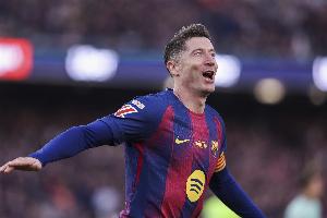 莱万：无论是在巴萨还是国家队的未来，我都没有做出任何决定