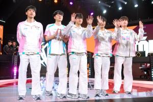 BLG夺得全球先锋赛冠军！俱乐部建队以来首个国际赛冠军