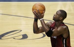 贝弗利怒怼韦德：我不如你就不能评价你？照这逻辑 就乔科能说你